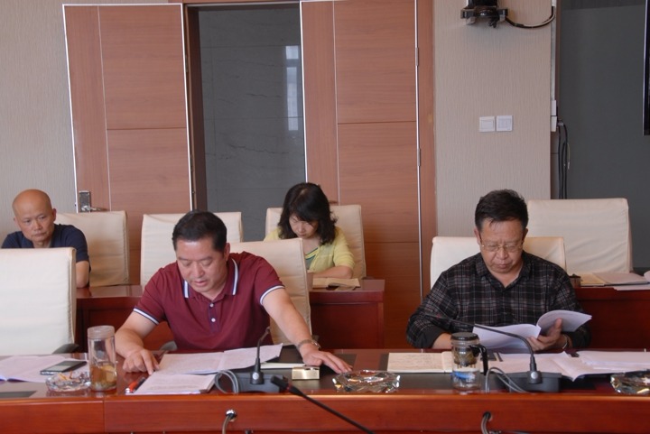 集团召开所属机关事业单元“吃空饷”问题专项算帐整治“回头看”和企业“吃空饷”问题专项算帐整治工作再带头会