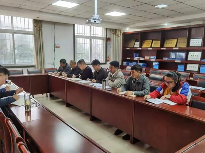 集团专职表部董事寸延峰一行到四角地煤矿发展工作调研