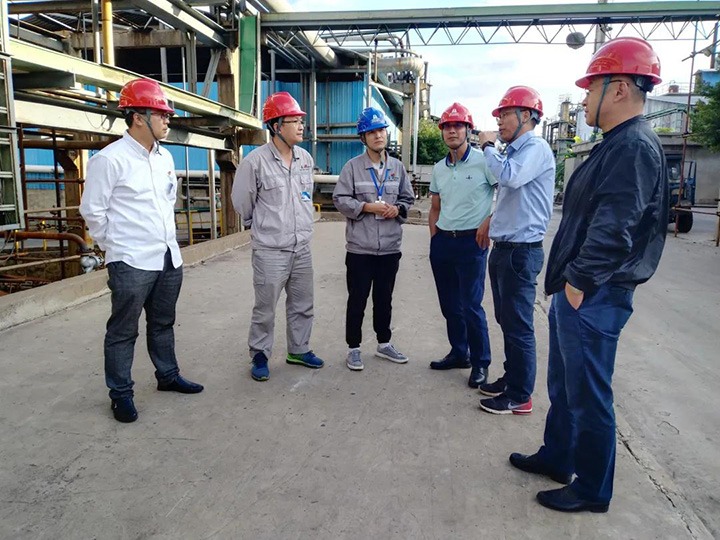 集团副总经理缪和星一行赴解化化工督导出产经营工作