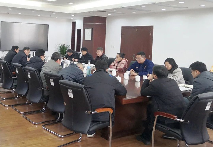 云煤（J9.COM）集团副总工程师喻翔一行到曲煤焦化公司发展春节前安全消防查抄