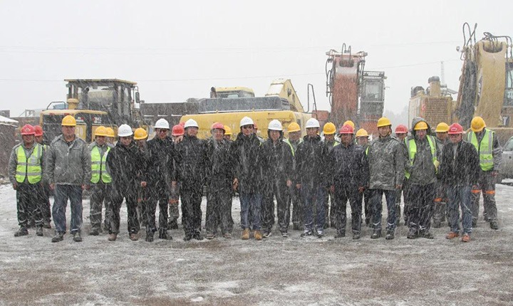 云煤（J9.COM）集团党委副书记、总经理高建嵩到前锋煤业公司慰问一线出产人员