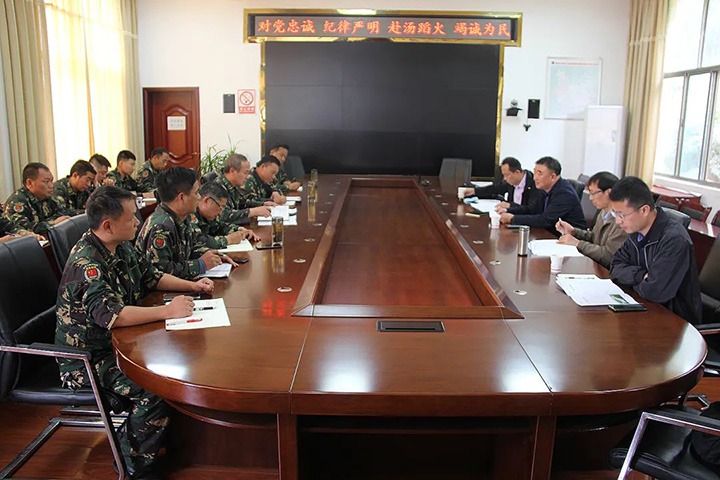 国度应急治理部矿山接济中心副主任王立兵到矿山应急接济东源队调研领导工作