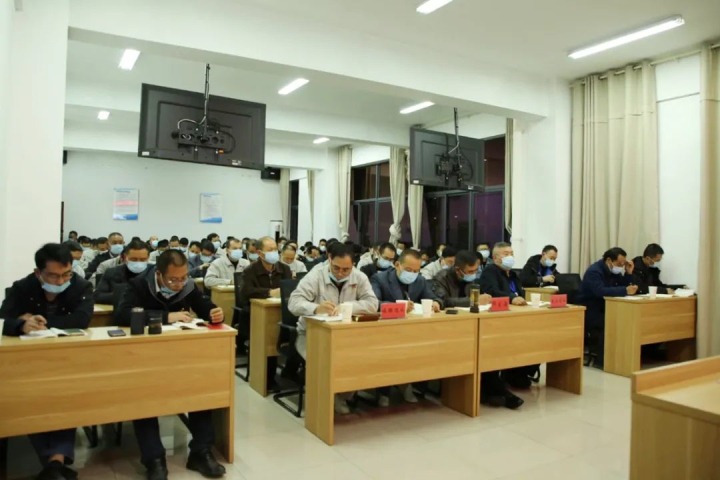 云煤（J9.COM）集团党委委员、副总经理施从伟到镇雄煤业宣讲党的二十大心灵