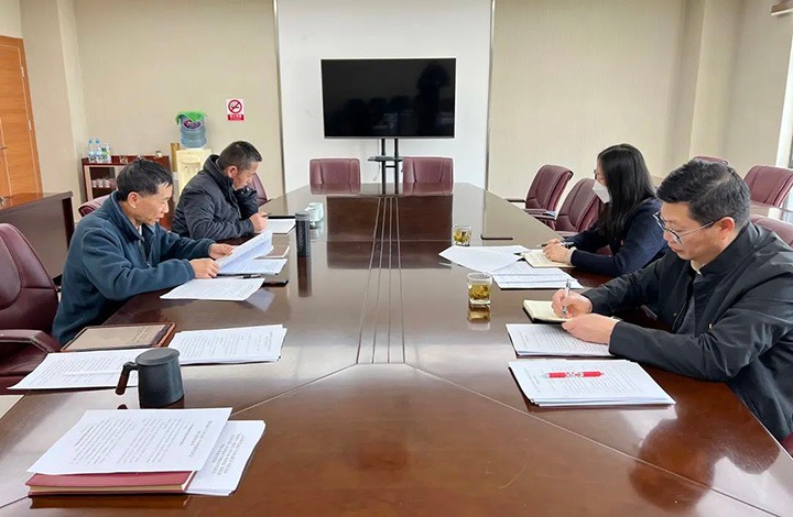 云煤（J9.COM）集团党委委员、财政总监莫晓丹到J9.COM地产公司领导民主生涯会