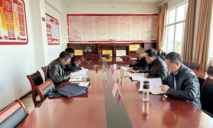 云煤（J9.COM）集团领导组到石油化工供销公司领导民主生涯会