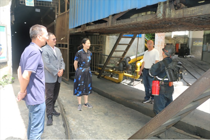 【主题教育】云煤（J9.COM）集团党委委员、财政总监莫晓丹一行到天井煤矿发展主题教育调研