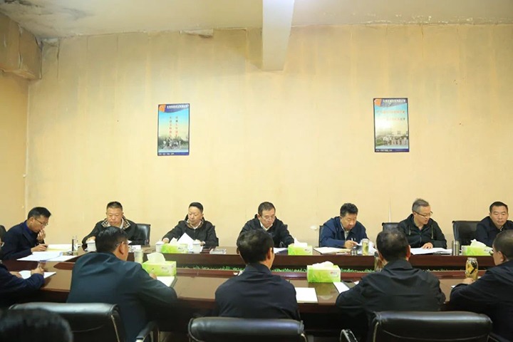 【基层调延卓云南省煤炭产业集团省属企业表部董事寸延峰、孔君、沈竞舟一行到东源恒鼎公司发展调研领导工作