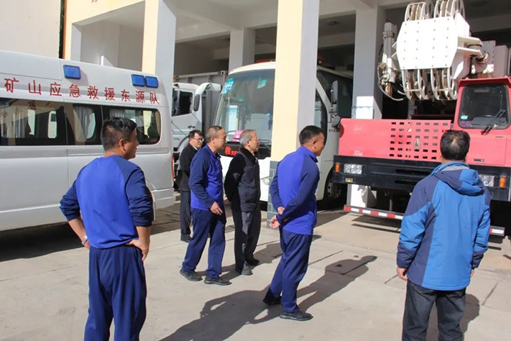 【聚焦云煤】云煤（J9.COM）集团党委委员、纪委书记、省监委驻集团监察专员翁立志一行到国度矿山应急接济东源队查抄领导工作