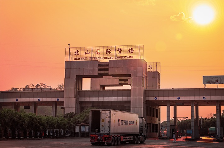 创新通关模式 提升通关时效，港口经济持续发力