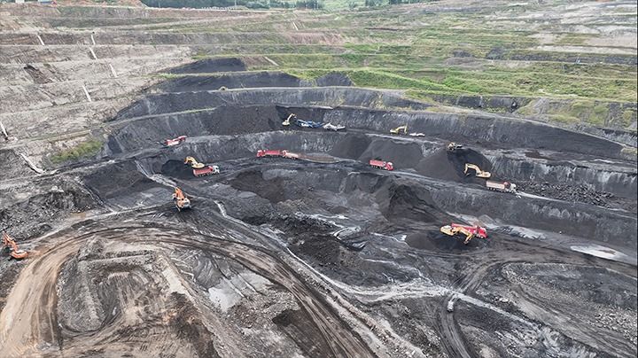 咬定指标抓落实 全力打好岁暮“冲刺战”