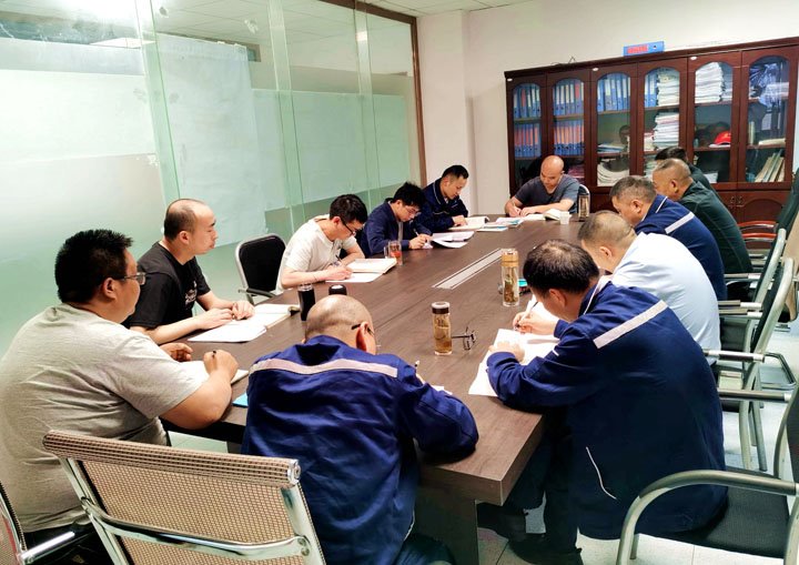 煤矿“夜讲堂”：值班间隙一幼时，人人都是安全讲师！