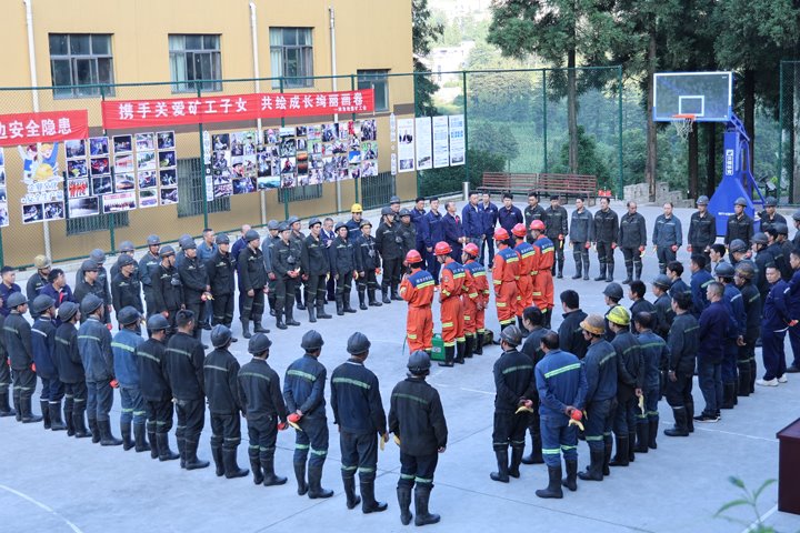 “筑”牢防线 “声”入人心——四角地煤矿工会安全宣讲直通一线