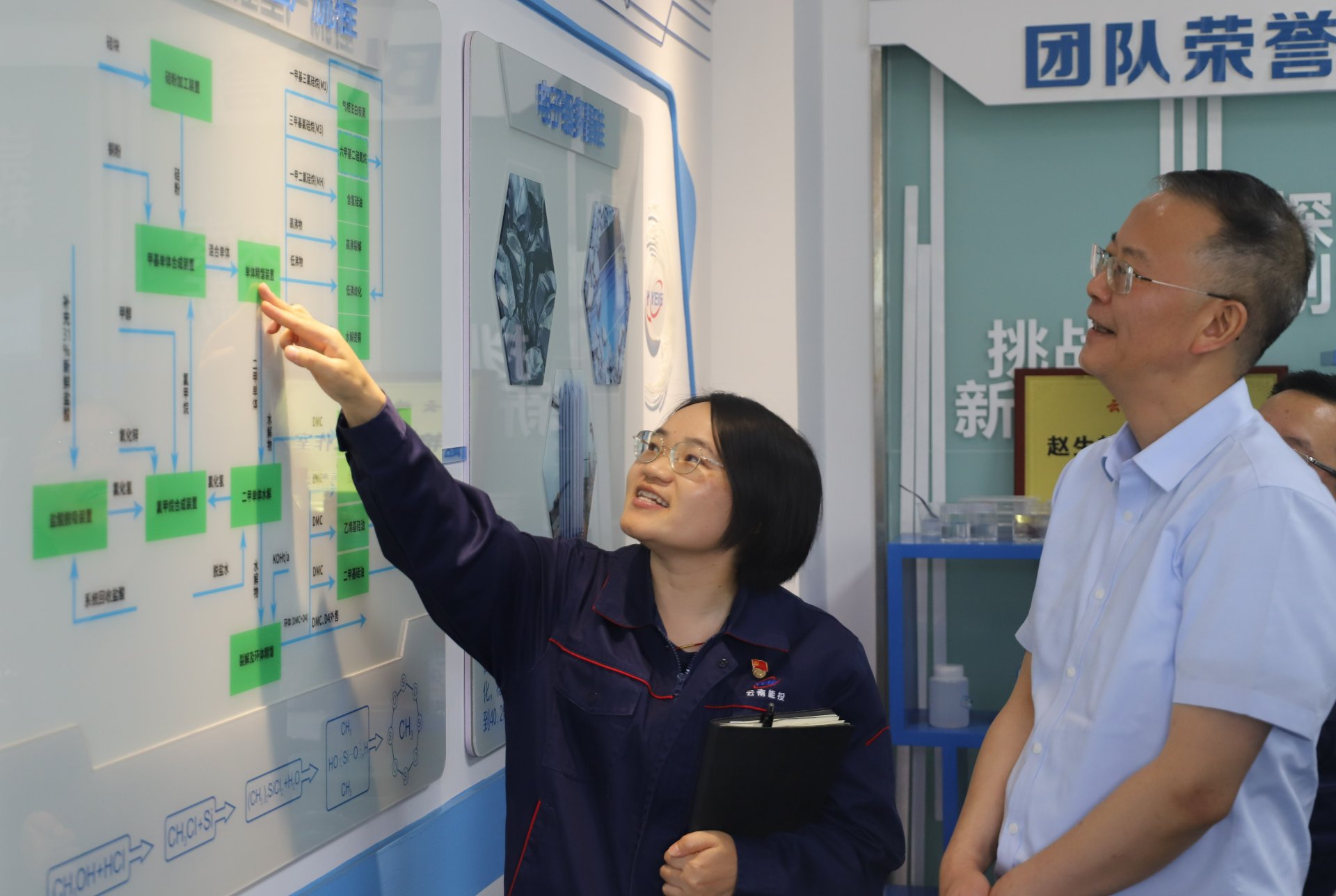 胡均调研曲靖区域所属企业强调 聚焦主业 苦练内功 守牢底线 全力打造出产经营比力竞争新优势